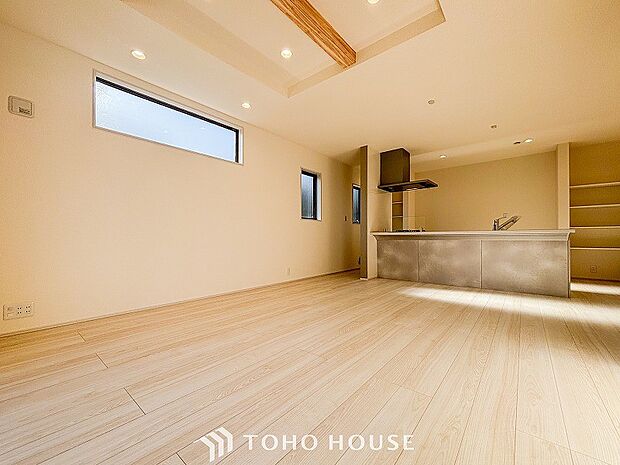 対面式キッチンのあるLDKで家族の会話が弾みます。