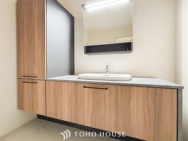 洗面台・洗面所十分な大きさの洗面台は、朝の慌ただしい時間でも余裕とゆとりを感じて頂けます。