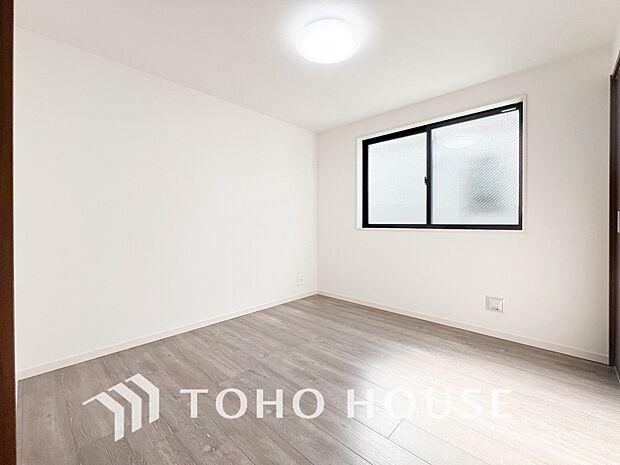 一日の疲れをいやしてくれる主寝室。自分時間を快適に過ごすプライベートルーム。