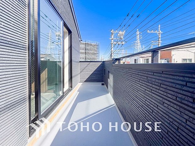 お部屋にも爽やかな風と暖かく柔らかな日差しが差し込み、毎日の暮らしを豊かに彩ります。