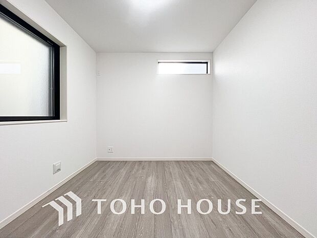 採光もアクセントの一つとして。プライベートルームにはやさしい光が射し込んでいます。