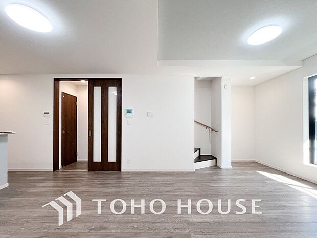 空気感という居心地の良いBGMは、暮らしのステージを彩り、心のやすらぎと満足感を与えてくれます。