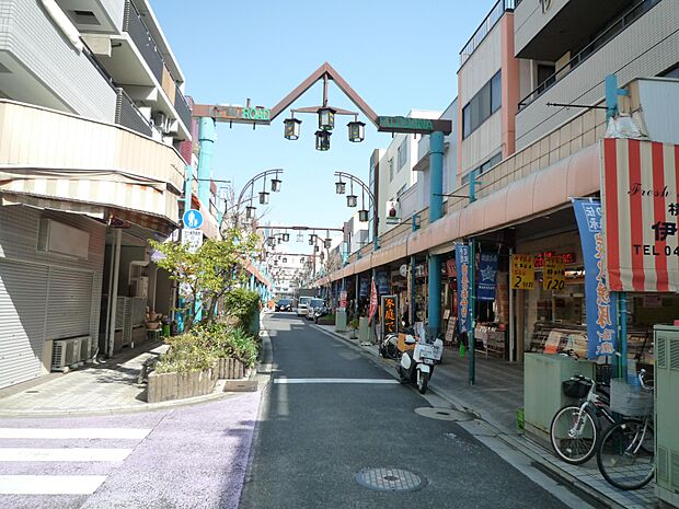 下町的雰囲気を大切にしたアットホームな商店街。地域の方々も参加できるイベントも多数開催しています。