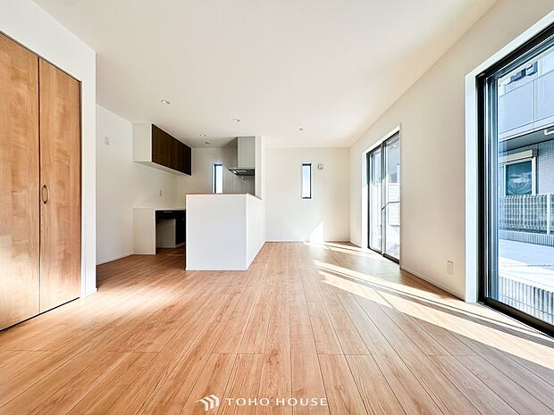 太陽の恵みを受けた明るくあたたかいお住まい。吹きぬける風を感じながら爽やかで風通しの良い暮らし。