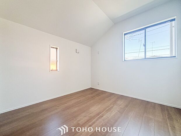 採光もアクセントの一つとして。プライベートルームにはやさしい光が射し込んでいます。