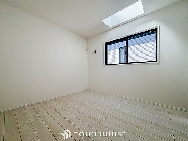 採光もアクセントの一つとして。プライベートルームにはやさしい光が射し込んでいます。