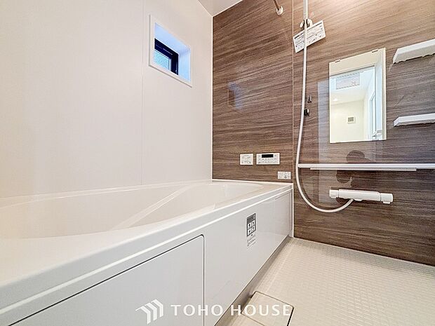 一日の疲れが癒される優雅なバスタイムを堪能できるゆとりあるバスルームです。