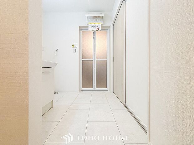 清潔感のあるプライベート空間は、身だしなみチェックや肌のお手入れに最適です。