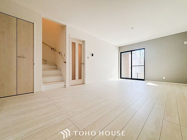 開放感あるリビングダイニング。ご家族とのんびりしたひと時を過ごせますね。