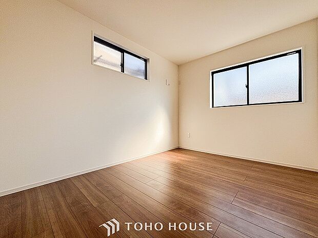 採光もアクセントの一つとして。プライベートルームにはやさしい光が射し込んでいます。