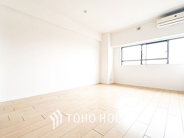 一日の疲れをいやしてくれる主寝室。自分時間を快適に過ごすプライベートルーム。