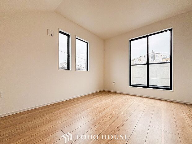 環境の良い場所にセンス良く暮らしたい、こだわりの室内には至福のシーンが繰り広げられます。