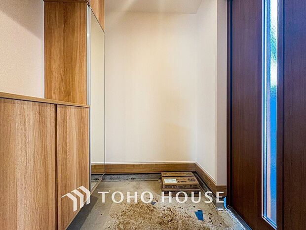 帰り着くたびに洗練されたテイストの空間に迎えられ誇りと喜びを感じる玄関まわりです。