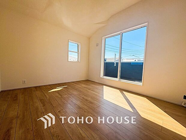 一日の疲れをいやしてくれる主寝室。自分時間を快適に過ごすプライベートルーム。