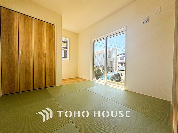 来客時や一息つきたいときなどに利用できる用途多様な空間です。