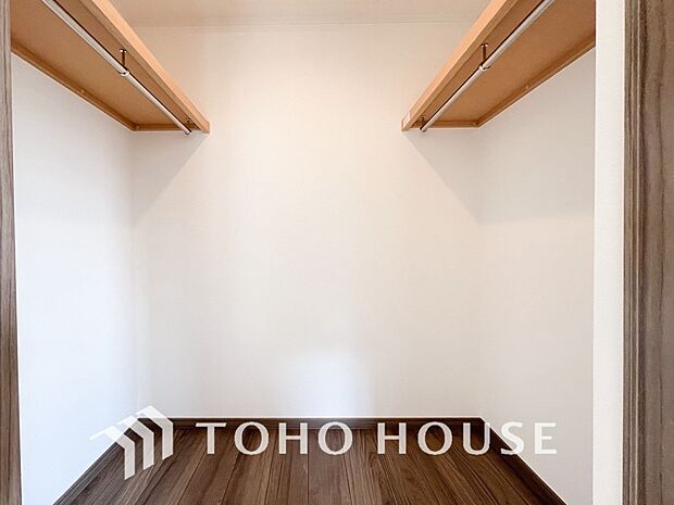 衣類だけでなく大きな荷物も収納でき、お部屋がすっきりします。
