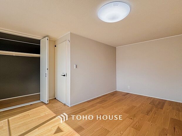 1日の疲れを癒し、心地よく寛げるようゆったりとした広さを確保しています。