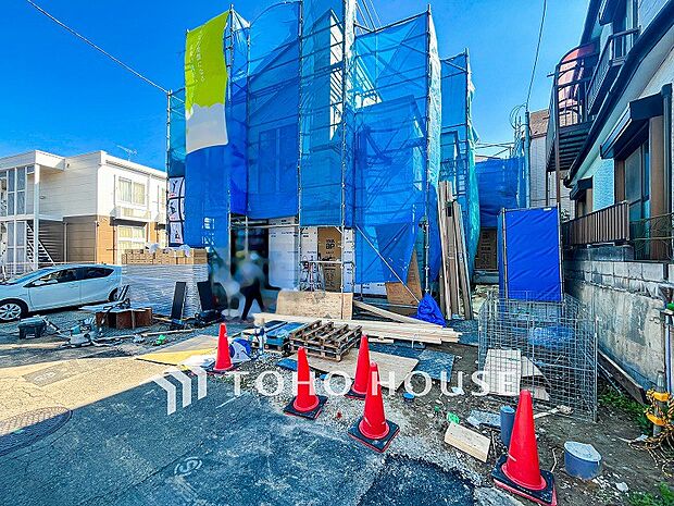 爽やかな青空の下に贅沢なほどに降り注ぐ陽光、豊かな居住性と、クオリティが見事に調和した住空間。