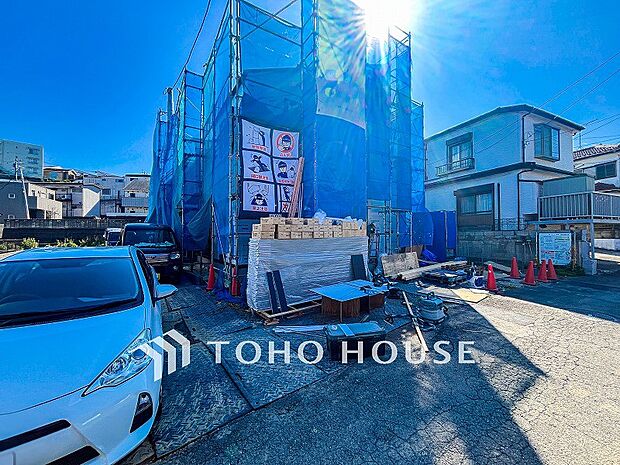 閑静な住宅街の一角、ひと時のくつろぎが生まれ、ゆっくりと愛着が育まれていきます。