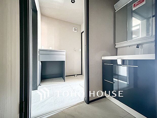 ご家族の1日が始まり、1日の終わりを締めくくる洗面空間。