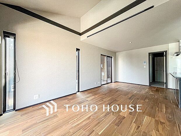 やわらかな陽射しがふりそそぎ、ゆったりした時間が流れる室内。