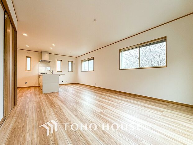 落ち着いた雰囲気に包まれた伸びやかな空間で、ゆったりと家族団らんの時間を過ごせます。