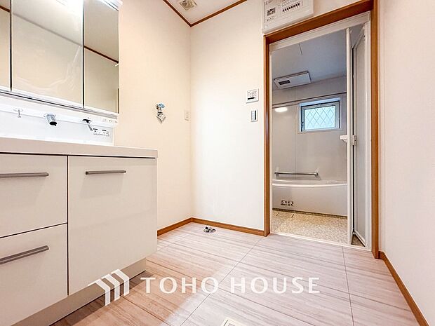 清潔感のあるプライベート空間は、身だしなみチェックや肌のお手入れに最適です。