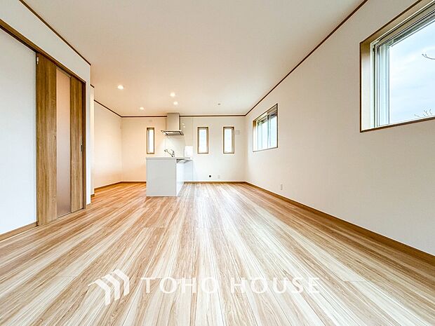 ここにはみんなが集い、食事と楽しい会話が始まるスペース。