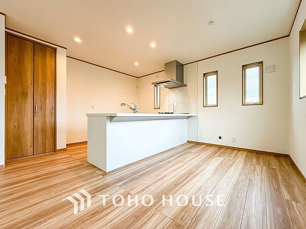 美味しいお料理も楽しいお喋りもキッチンを中心に広がります。