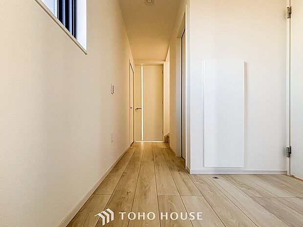 やわらかな陽射しがふりそそぎ、ゆったりした時間が流れる室内。