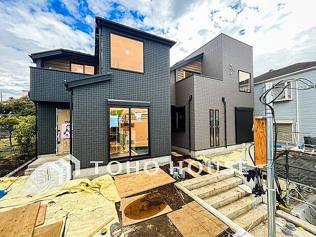 閑静な住宅街の一角、ひと時のくつろぎが生まれ、ゆっくりと愛着が育まれていきます。