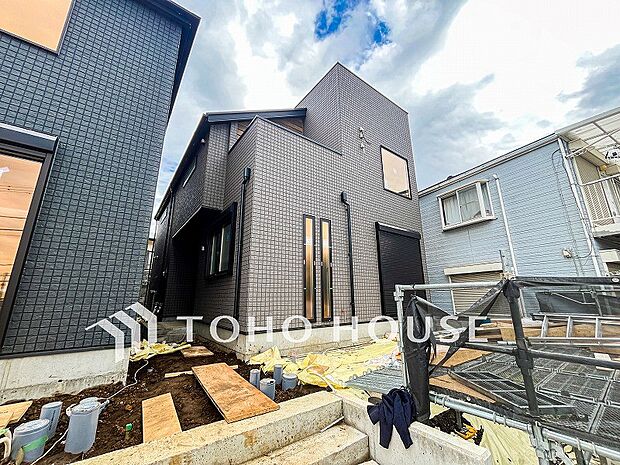 閑静な住宅街の一角、ひと時のくつろぎが生まれ、ゆっくりと愛着が育まれていきます。