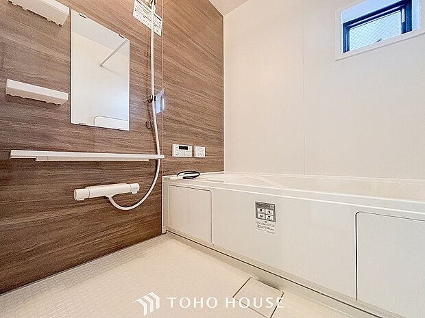 一日の疲れが癒される優雅なバスタイムを堪能できるゆとりあるバスルームです。