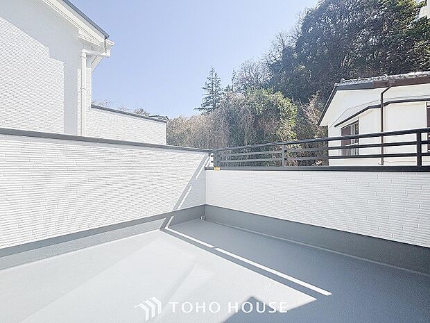 お部屋にも爽やかな風と暖かく柔らかな日差しが差し込み、毎日の暮らしを豊かに彩ります。