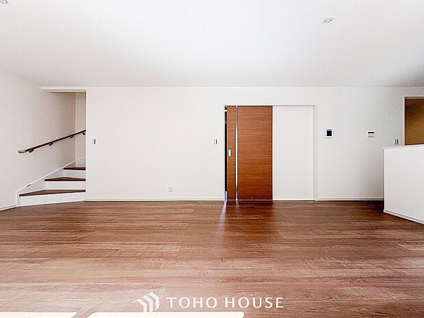 一日の中で多くの時間を過ごすことになる住まいだからこそ、いつも穏やかな空間であるように心掛けています。