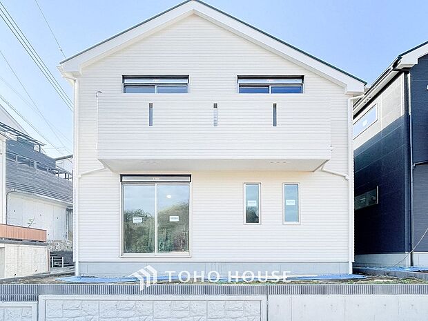 表現された空間は豊かな光と風を纏い、暮らしの時間を豊かにしてくれます。