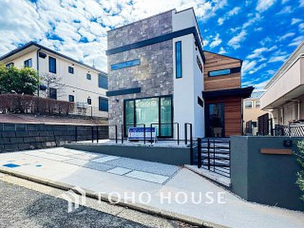 表現された空間は豊かな光と風を纏い、暮らしの時間を豊かにしてくれます。