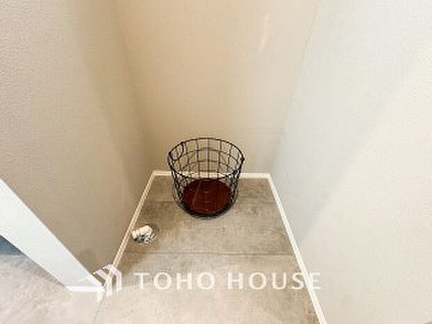 洗濯機を配置しても十分なスペースを確保しております。