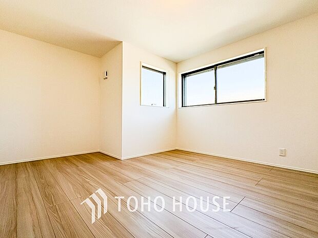 1日の疲れを癒し、心地よく寛げるようゆったりとした広さを確保しています。