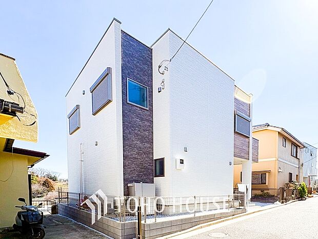 閑静な住宅街の一角、ひと時のくつろぎが生まれ、ゆっくりと愛着が育まれていきます。