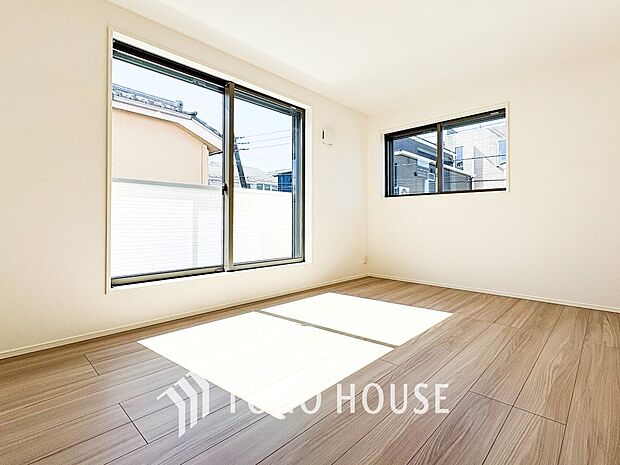 採光もアクセントの一つとして。プライベートルームにはやさしい光が射し込んでいます。