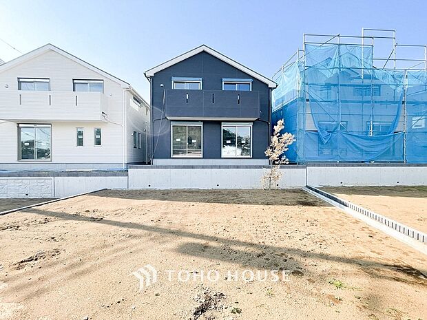 風を感じ青い空から太陽の恵みを感じる温もり溢れる佇まい。