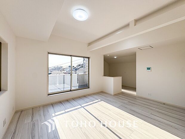 太陽の恵みを一気に受けた明るくお住まい。吹きぬける風を感じながら爽やかで風通しの良い暮らし。