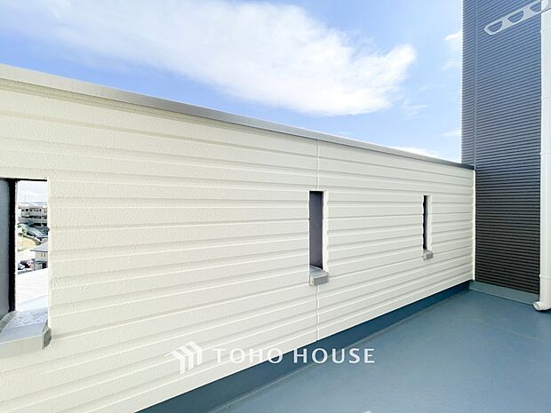 お部屋にも爽やかな風と暖かく柔らかな日差しが差し込み、毎日の暮らしを豊かに彩ります。