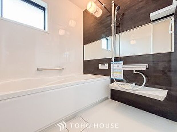 一日の疲れが癒される優雅なバスタイムを堪能できるゆとりあるバスルームです。