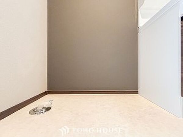 洗濯機を配置しても十分なスペースを確保しております。