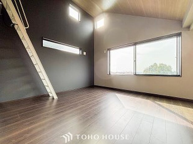 ここにはみんなが集い、食事と楽しい会話が始まるスペース。