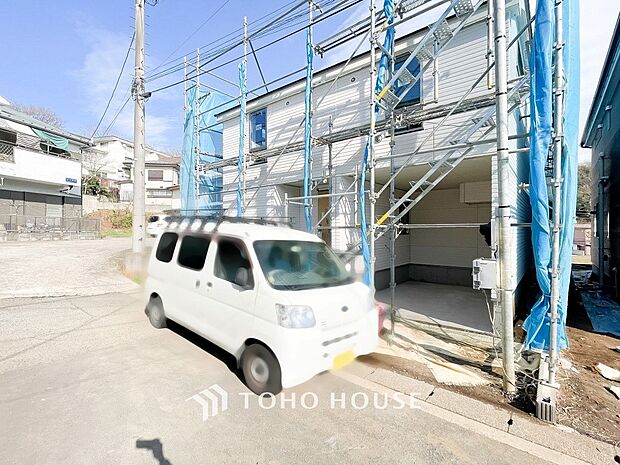 閑静な住宅街の一角、ひと時のくつろぎが生まれ、ゆっくりと愛着が育まれていきます。