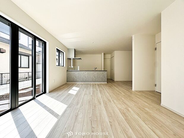 落ち着いた雰囲気に包まれた伸びやかな空間で、ゆったりと家族団らんの時間を過ごせます。