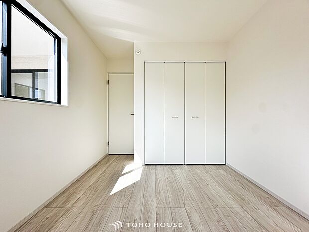 1日の疲れを癒し、心地よく寛げるようゆったりとした広さを確保しています。